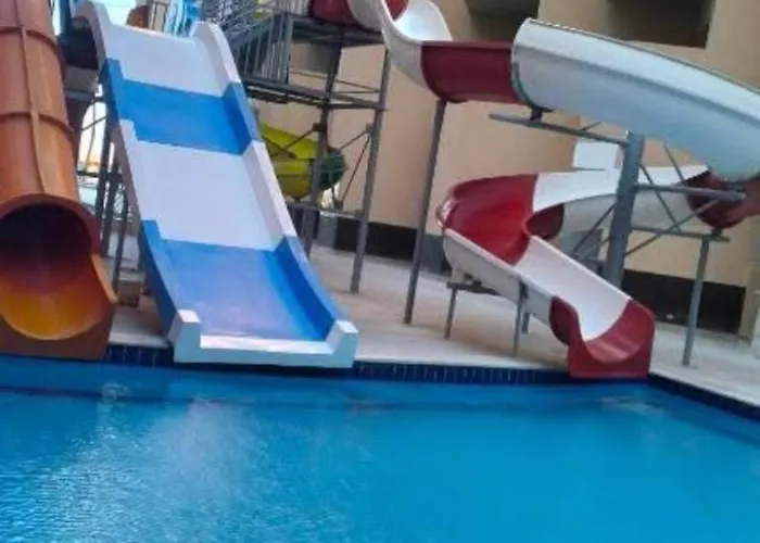 چوليانا بيتش ريزورت الاحياء * Hurghada
