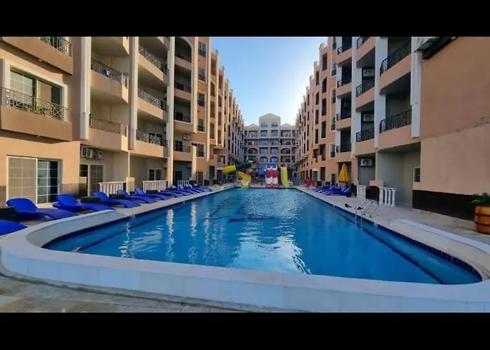 چوليانا بيتش ريزورت الاحياء Hurghada