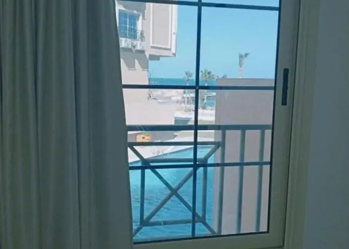 چوليانا بيتش ريزورت الاحياء *